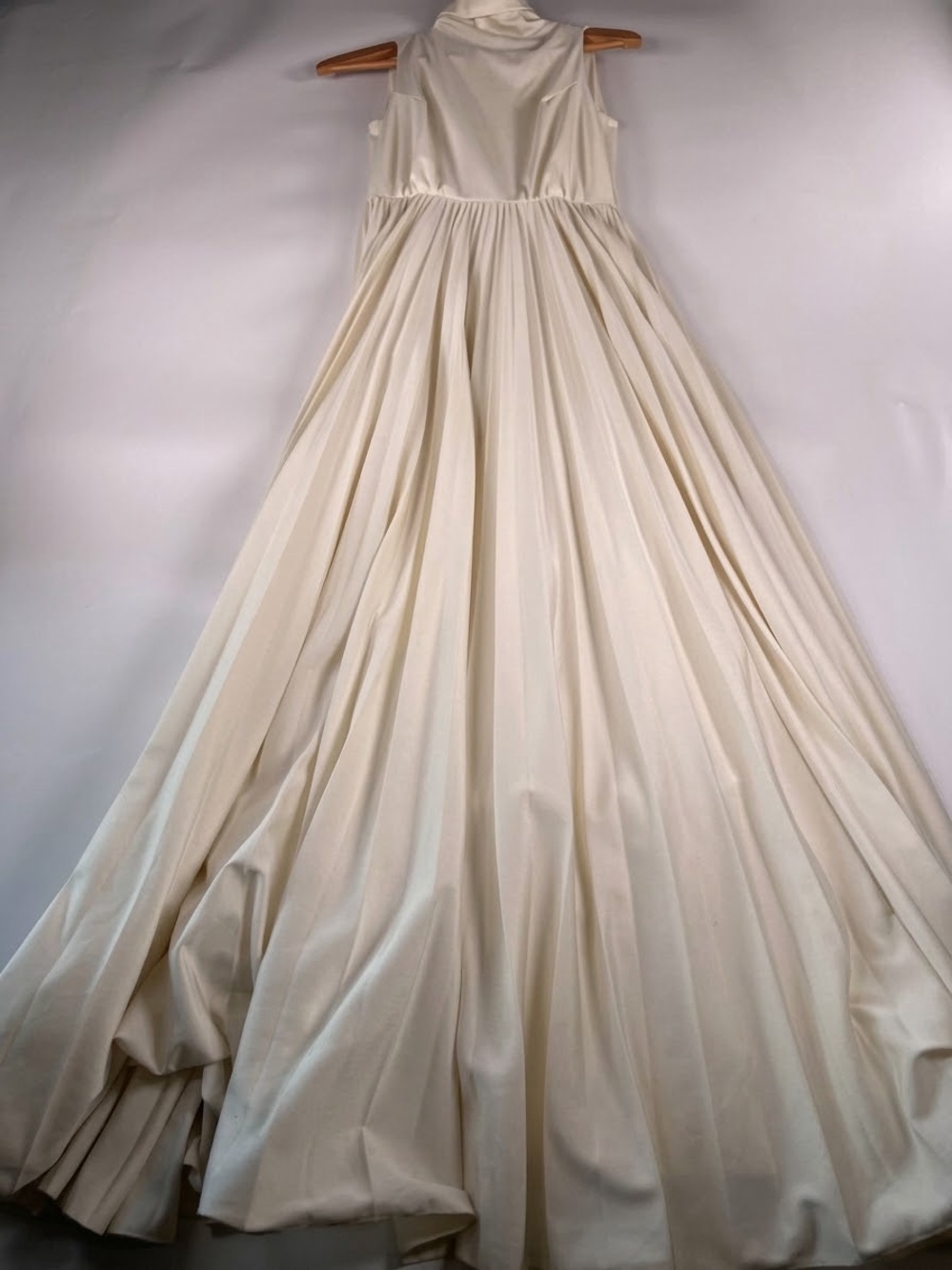 Mollie Parnis Neusteters Pleated Mock Neck Maxi Dress Cream Size 4 - Picture 2 of 16